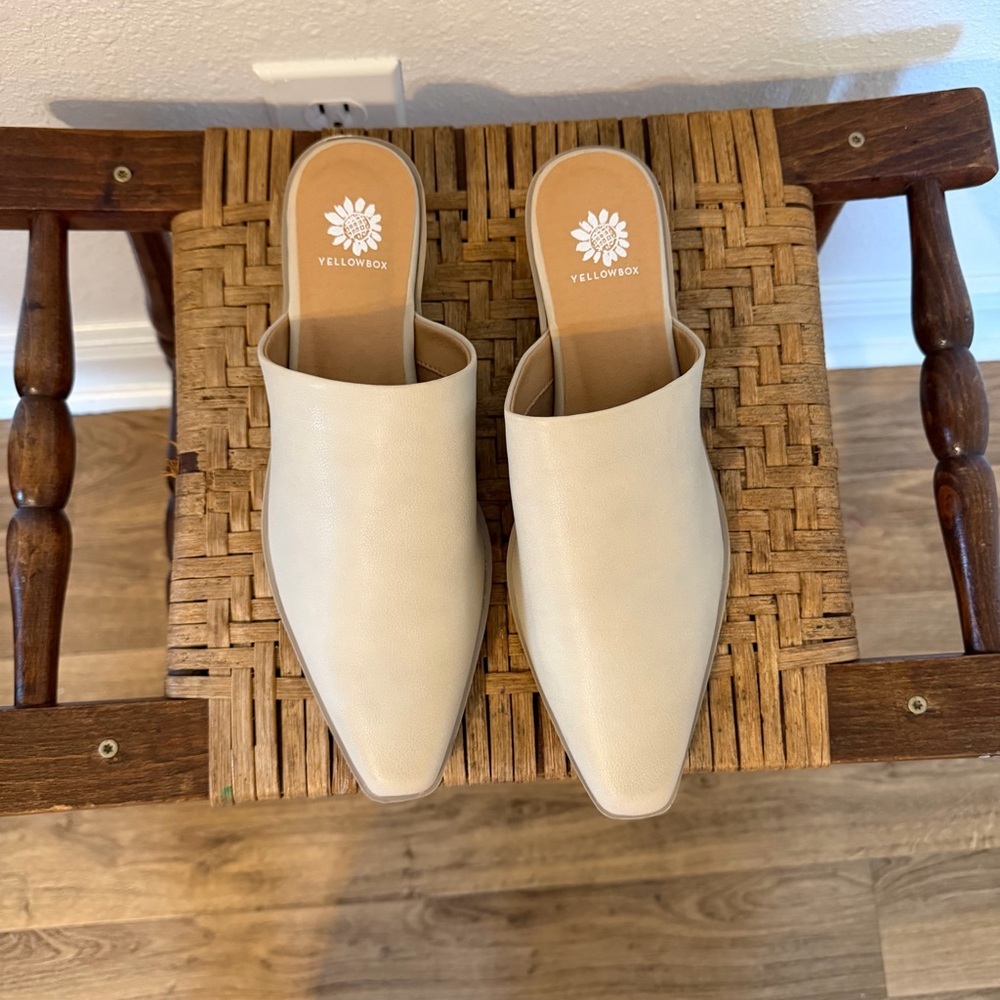 Yellow Box Willard 8.5 Beige Pointed Toe Mule Slip On Flats